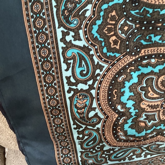 Talbots silk scarf NWOT - Picture 2 of 5